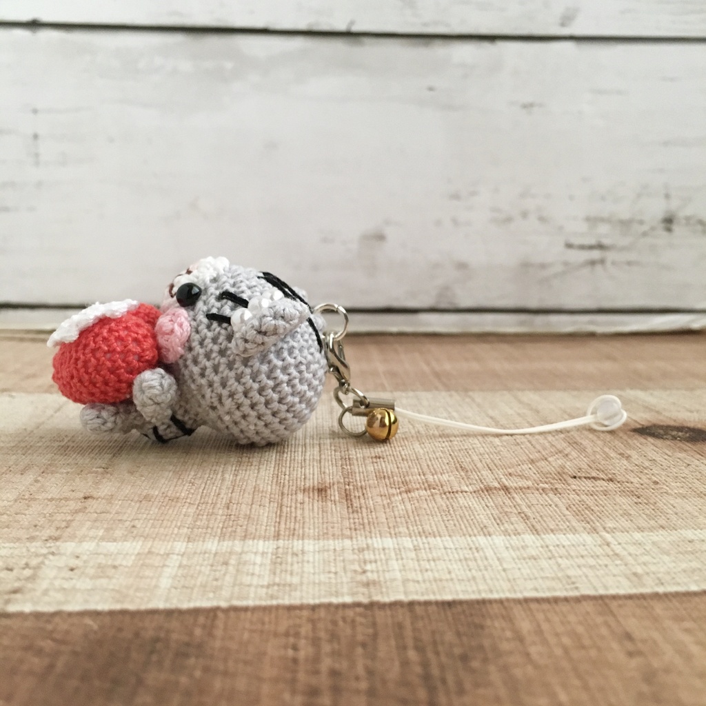 \アメリカンショートヘア!うちの子/小さな癒し系★見守り隊★赤色ハートをギュッ!鈴付きストラップ|ボールチェーン