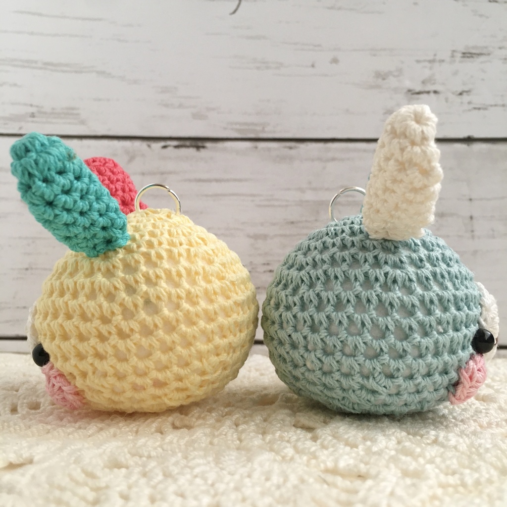 リュックに!車に!元気の出るビタミン系カラー!3色うさぎさんの顔【大】鈴付きイヤホンジャック|ストラップ|ボールチェーン