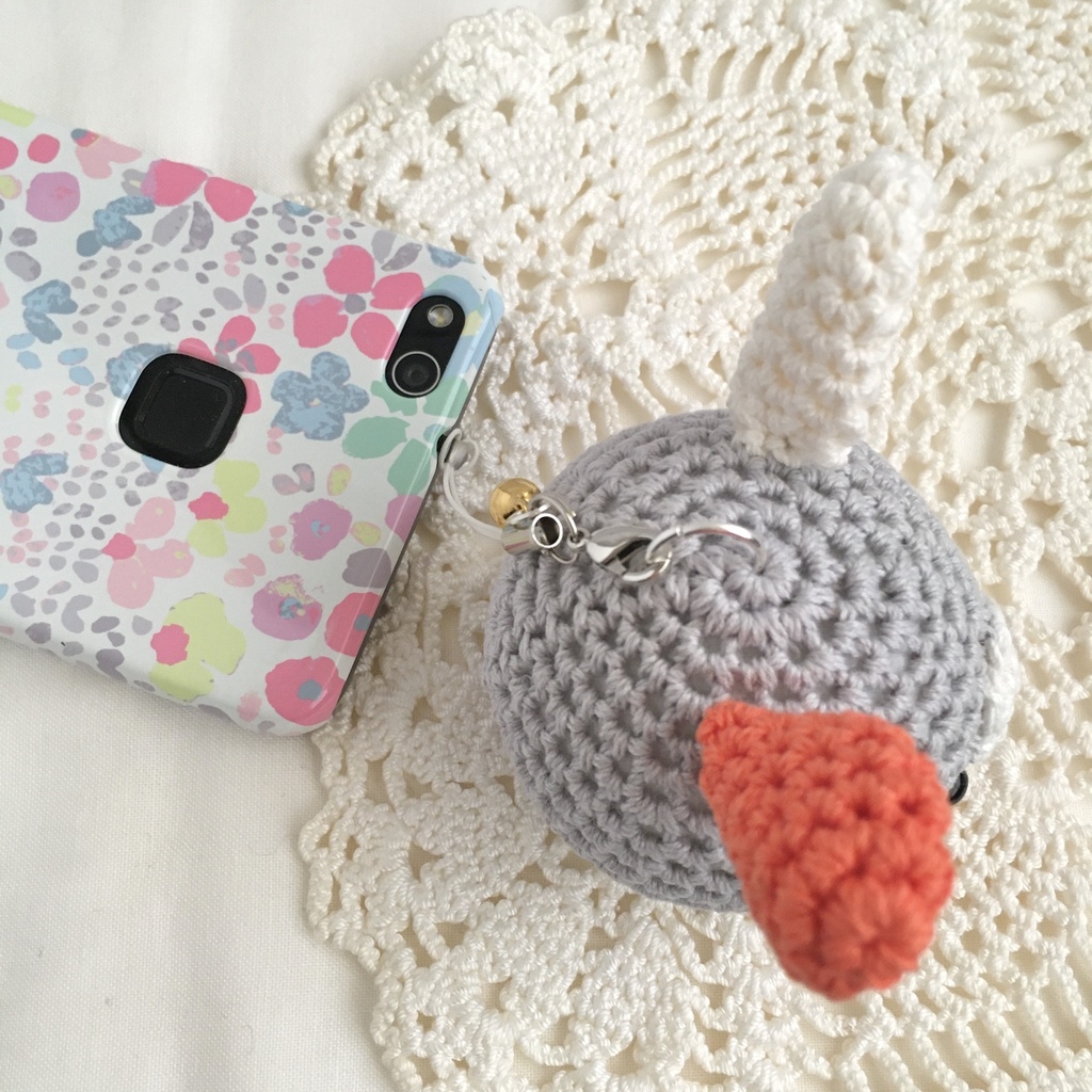 持ち物の目印に!車にユラユラぶら下げて♪定番×オレンジうさぎの顔【大】鈴付きイヤホンジャック|ストラップ|ボールチェーン