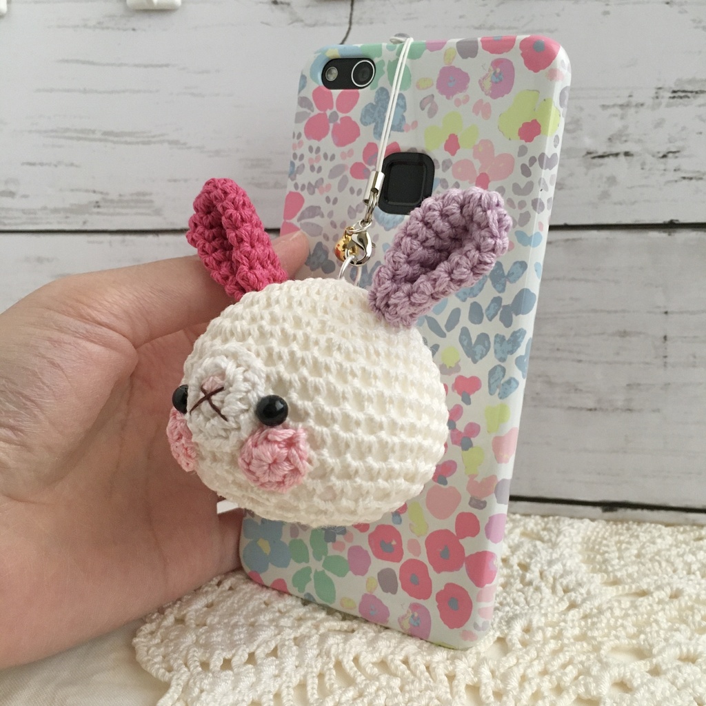 上品キレイ目大人カラーが大好きな方へ♪くすみ無し|3色うさぎの顔【大】鈴付きイヤホンジャック|ストラップ|ボールチェーン