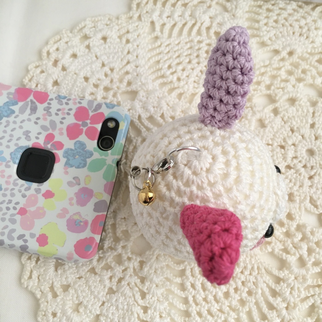 上品キレイ目大人カラーが大好きな方へ♪くすみ無し|3色うさぎの顔【大】鈴付きイヤホンジャック|ストラップ|ボールチェーン