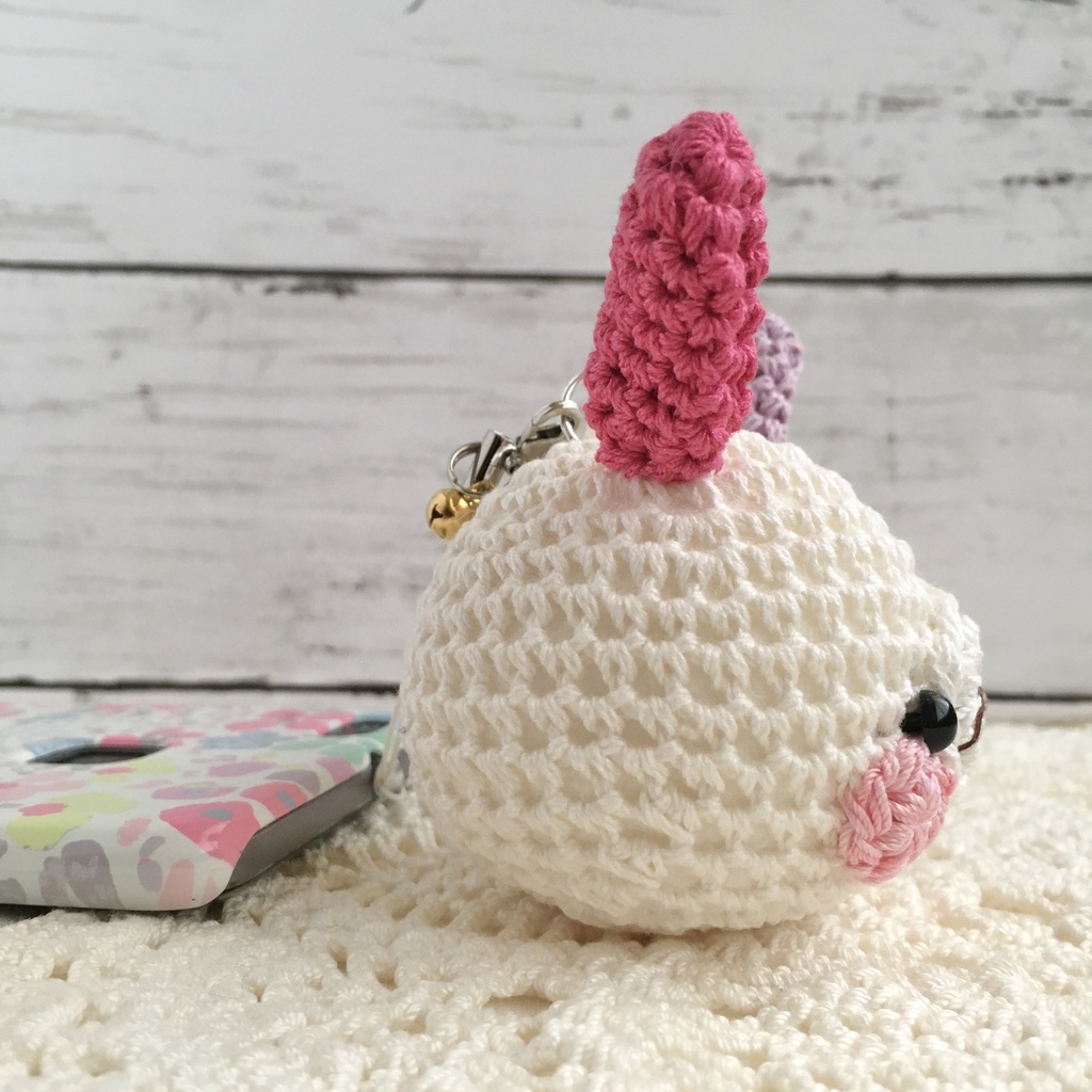 上品キレイ目大人カラーが大好きな方へ♪くすみ無し|3色うさぎの顔【大】鈴付きイヤホンジャック|ストラップ|ボールチェーン