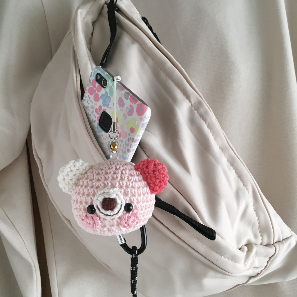 大きなお顔が持ち物の目印に最適♪淡ピンク×コーラル色うさぎクマ顔【大】鈴付イヤホンジャック|ストラップ|ボールチェーン