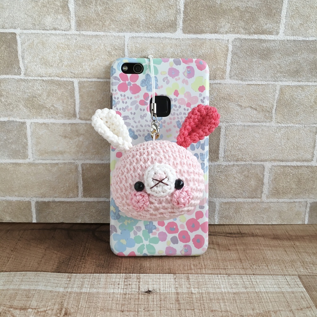 大きなお顔が持ち物の目印に最適♪淡ピンク×コーラル色うさぎクマ顔【大】鈴付イヤホンジャック|ストラップ|ボールチェーン