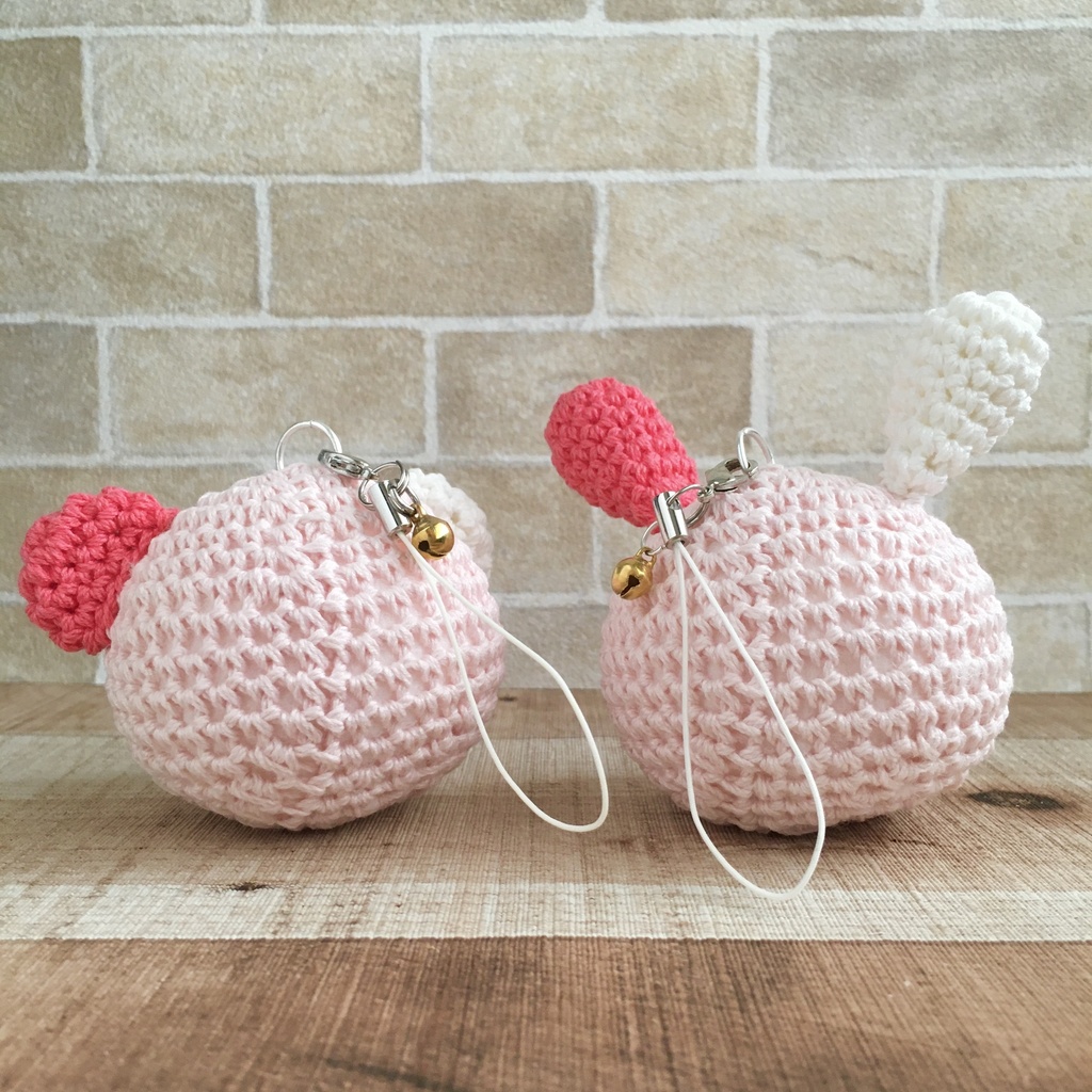 大きなお顔が持ち物の目印に最適♪淡ピンク×コーラル色うさぎクマ顔【大】鈴付イヤホンジャック|ストラップ|ボールチェーン