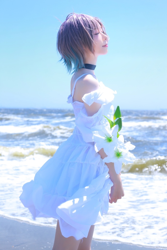 写真集&ブロマイド「夏服、光の海を纏って 」