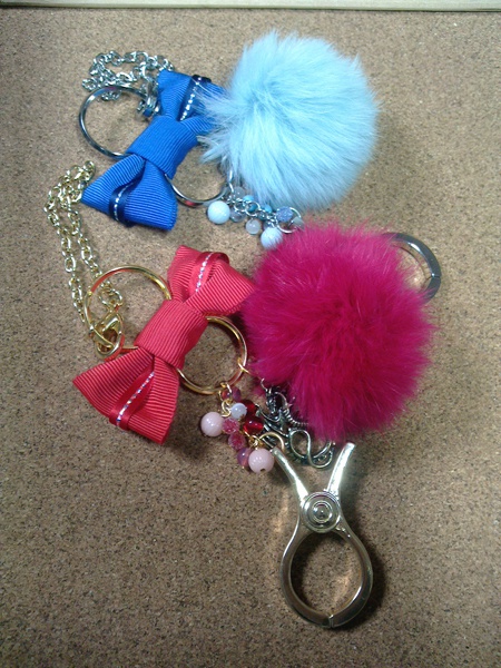 アイチと櫂くんのグローブホルダー