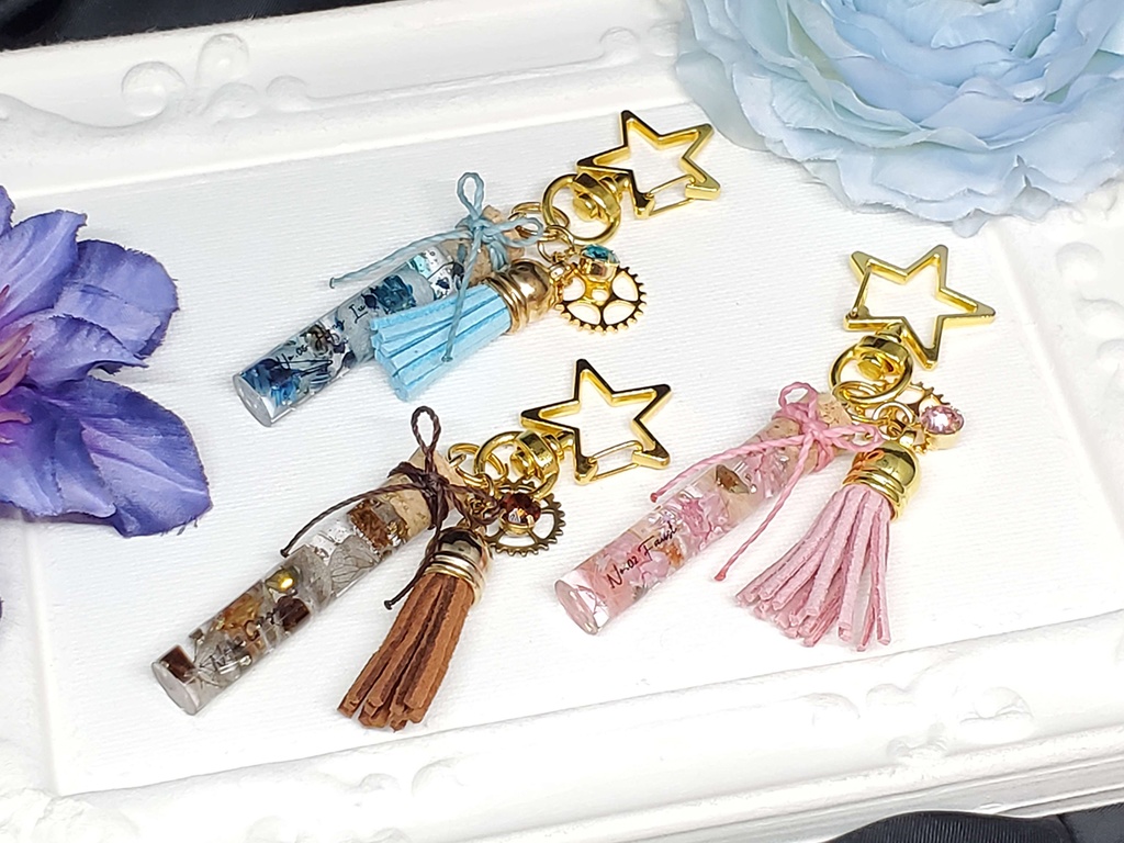 Limbus Company囚人ハーバリウム風レジンキーホルダー