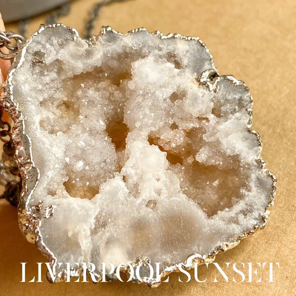 1917 / The Night Window