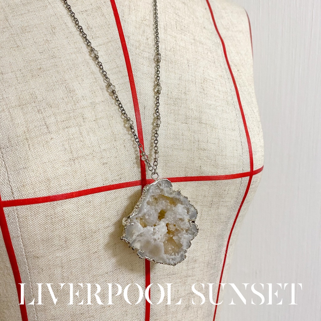 1917 / The Night Window