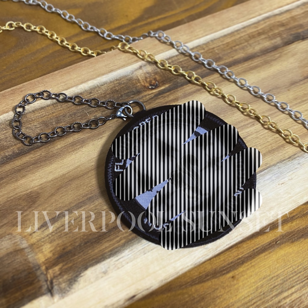 パッチをバッグチャームにするやつ