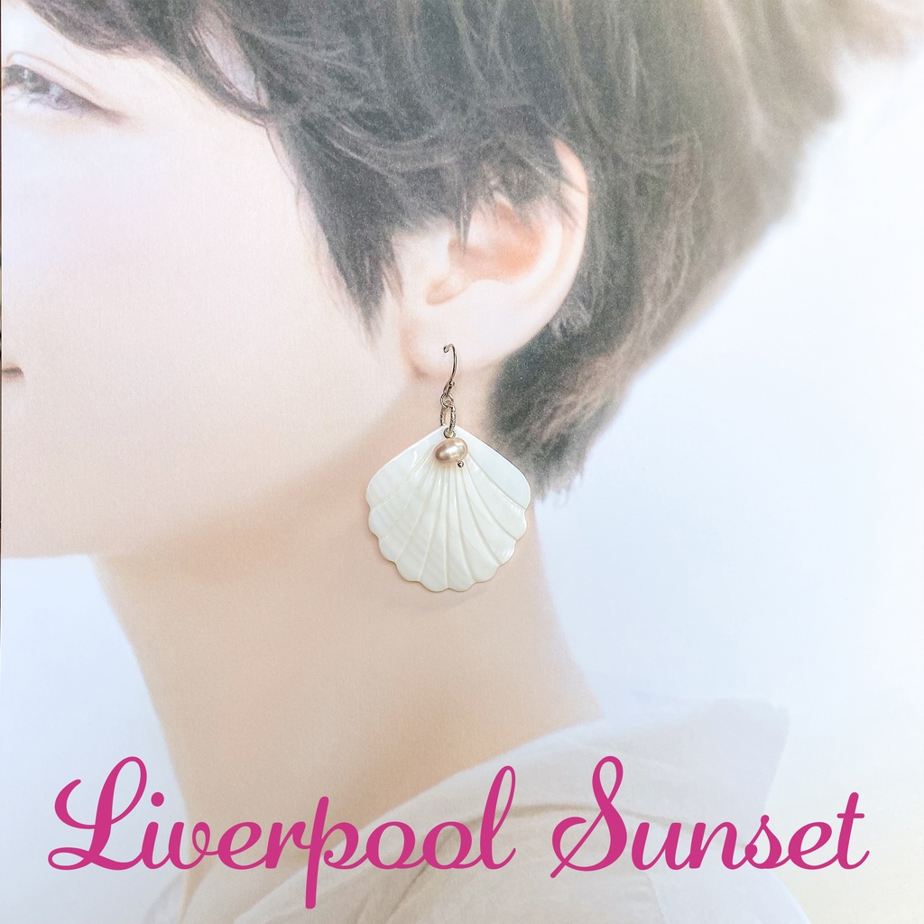 Barbie / Shell Earring