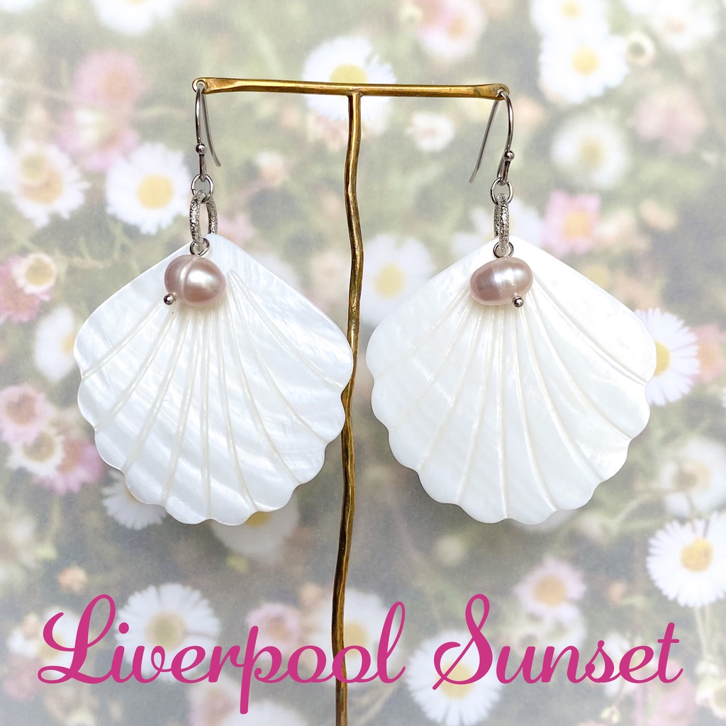 Barbie / Shell Earring