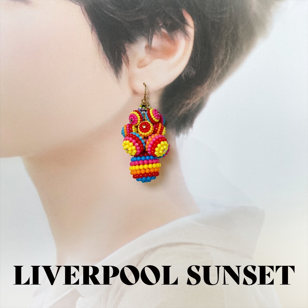 カラフルボールのイヤーアクセサリー