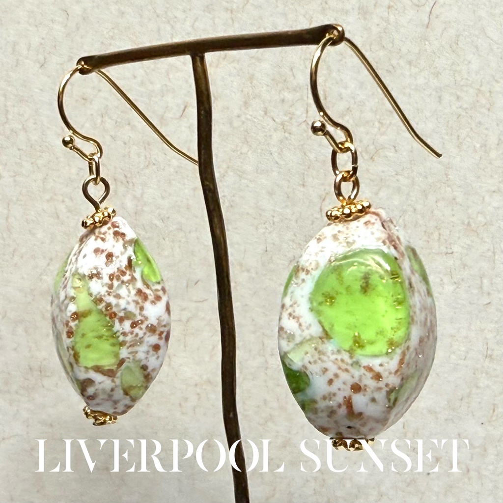 ヴィンテージビーズのピアス