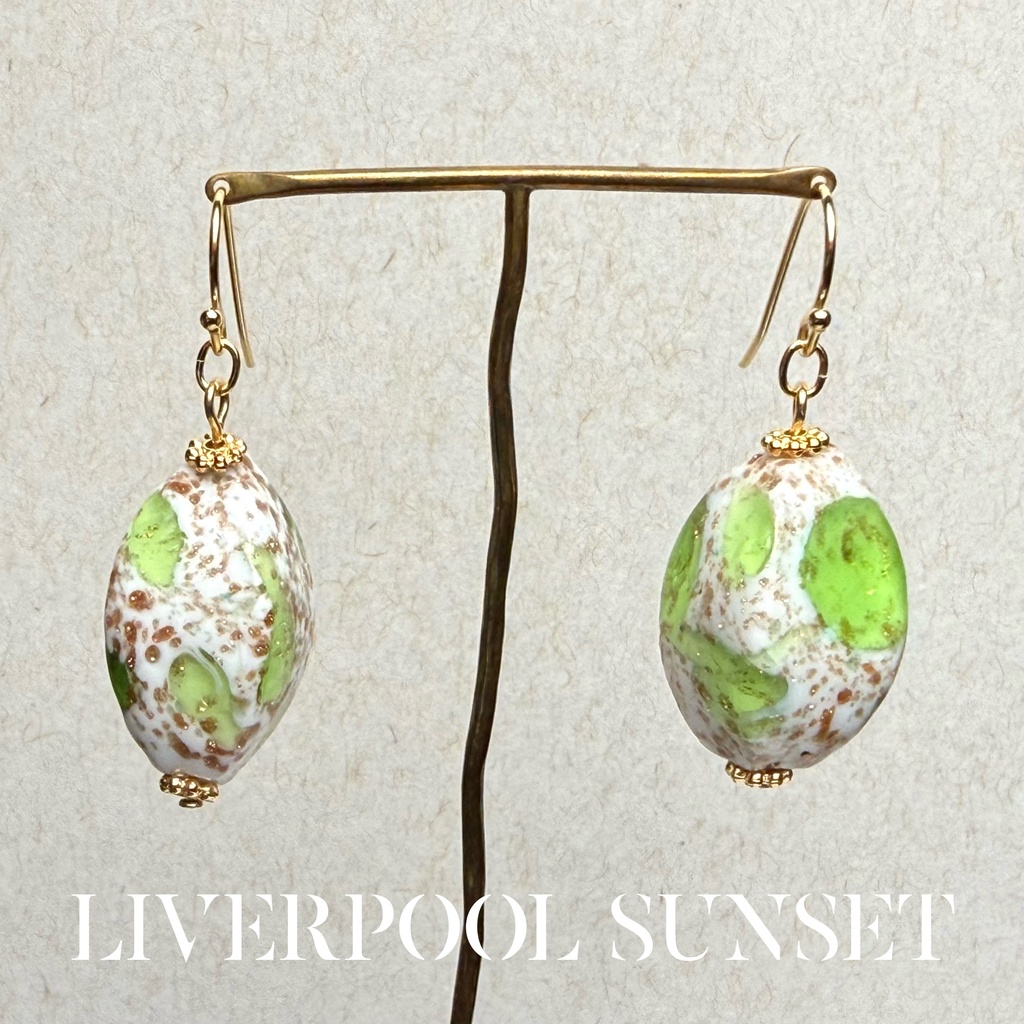 ヴィンテージビーズのピアス