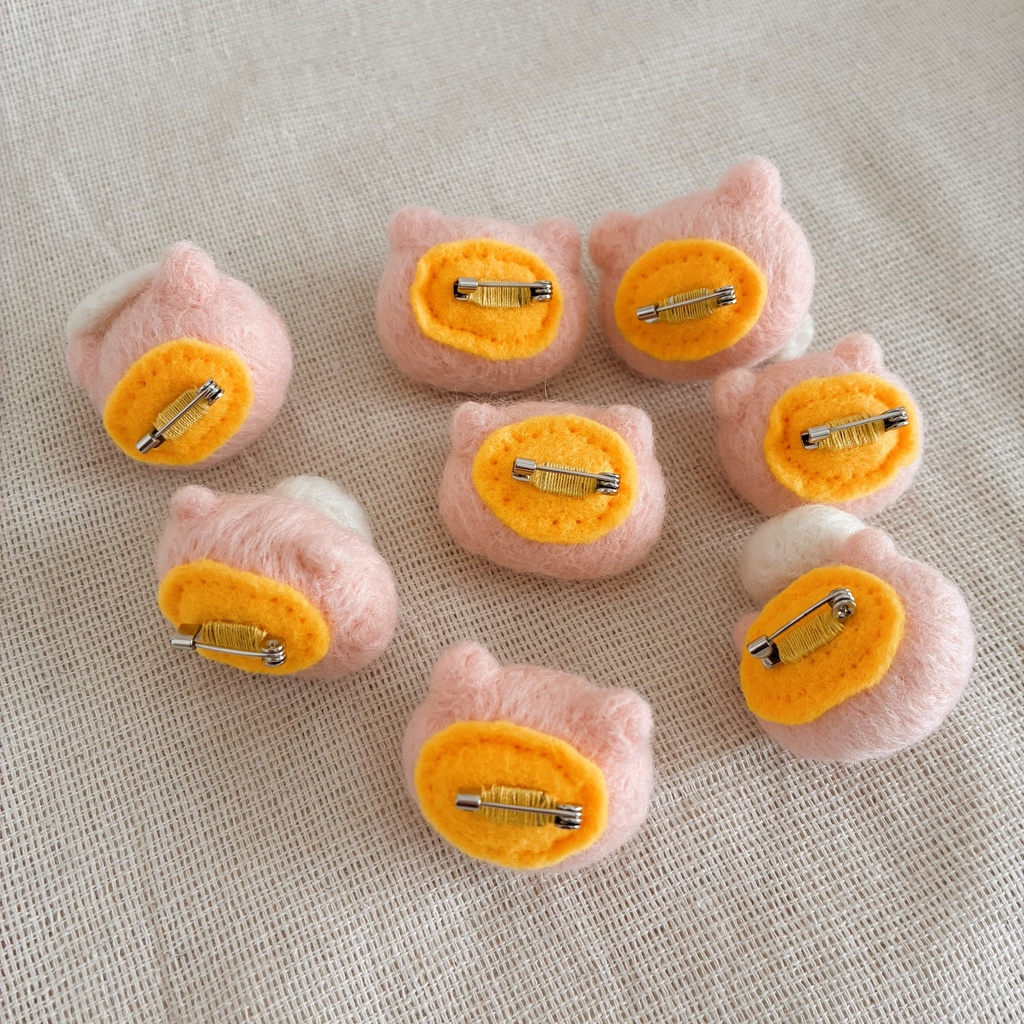 羊毛フェルトのブタのかお(ブローチ)