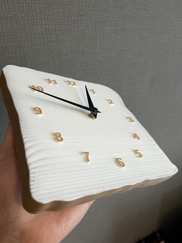 かわいい食パンの時計