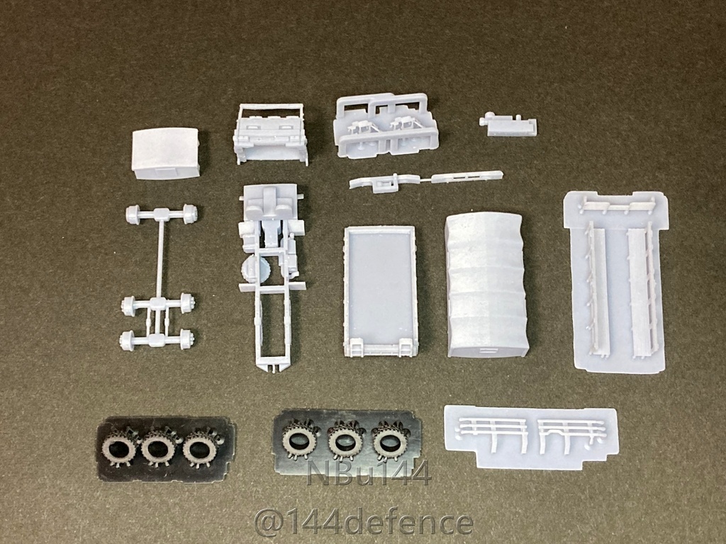 【1/144 自衛隊】 3 1/2tトラック