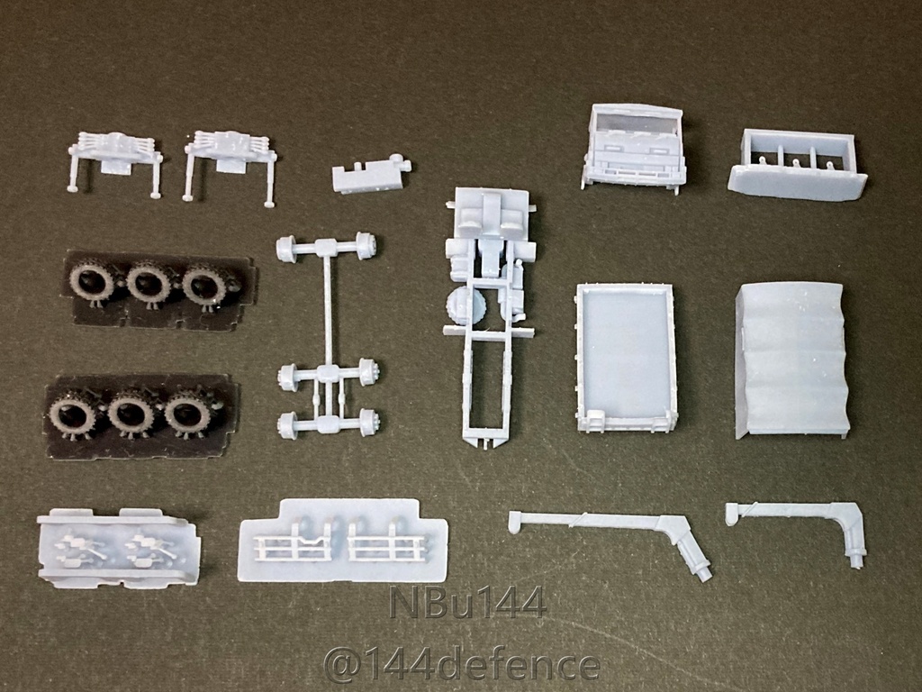【1/144 自衛隊】3 1/2tトラック作業装置付