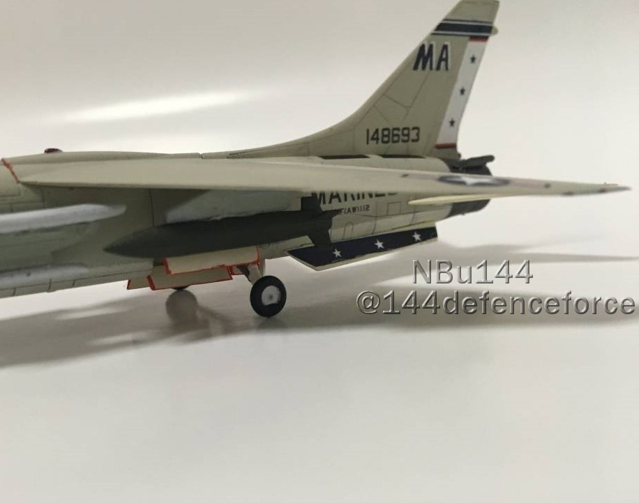 【1/144 F-8クルセイダー向け】Mk84 2000ポンド爆弾(パイロン付き) 2発セット