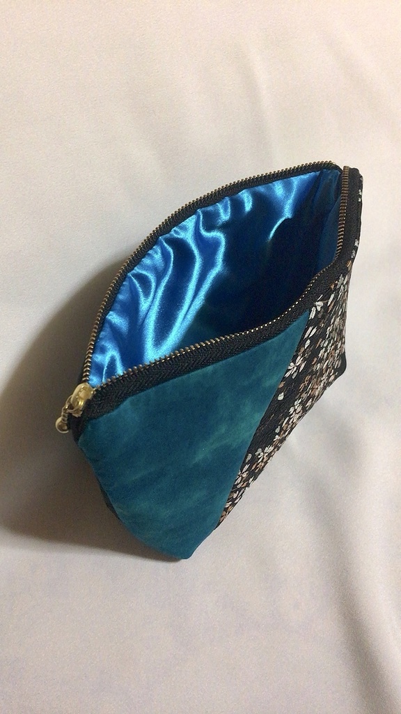 【刀剣乱舞】松井江イメージポーチ