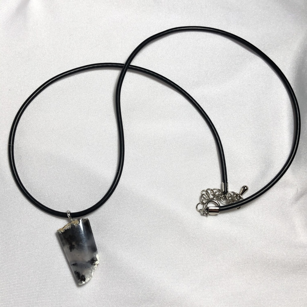 デンドリティッククォーツを使ったペンダント