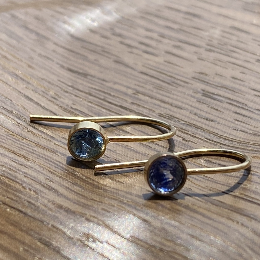 バイカラーサファイアのピアス