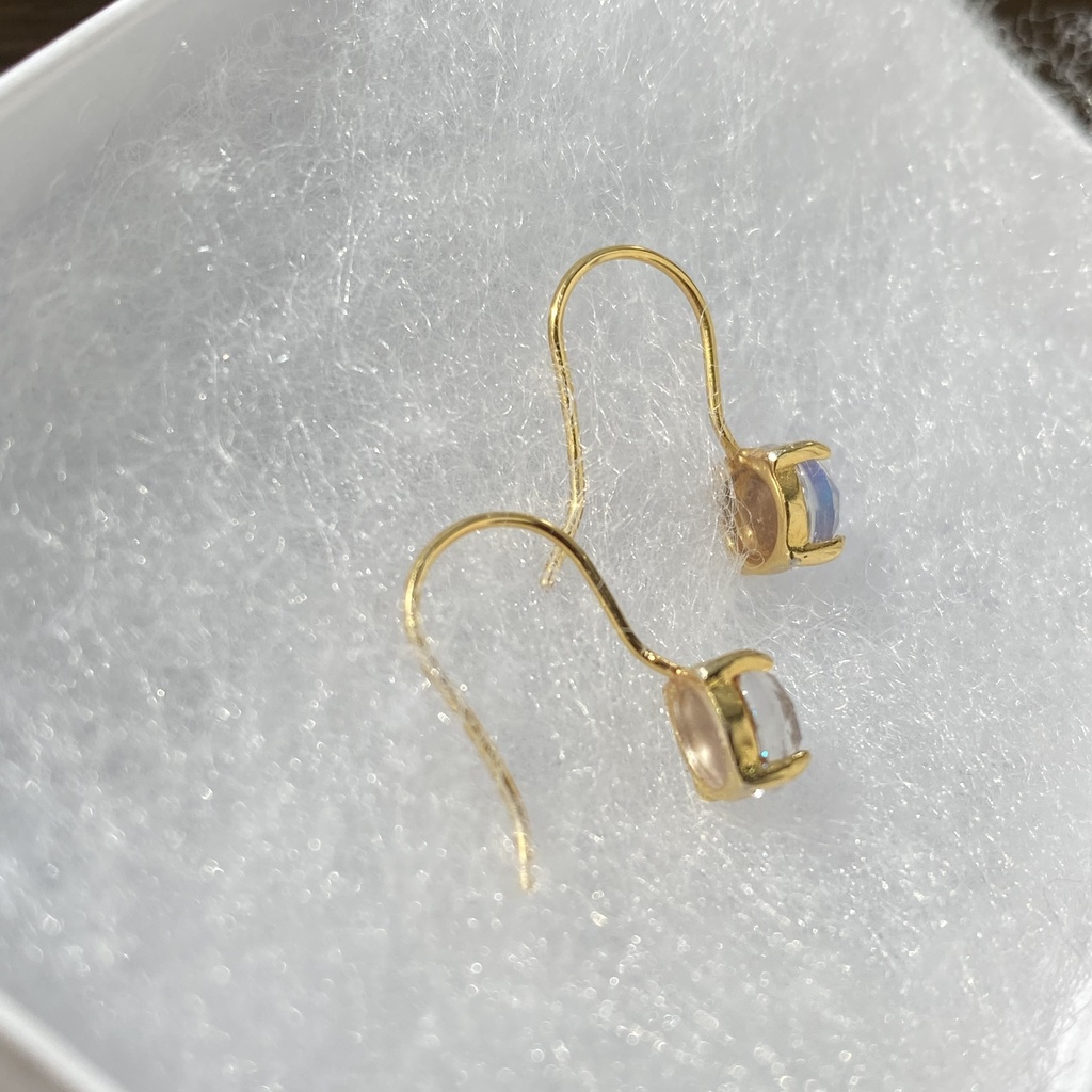 モルフォ蝶の翅を使ったピアス