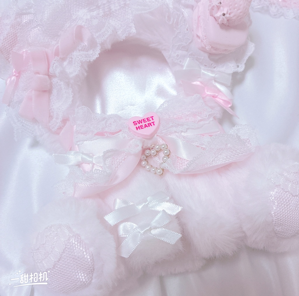 【ピンクマカロンちゃん】おすわりぬい服 15cm 【バッグチャーム付き】