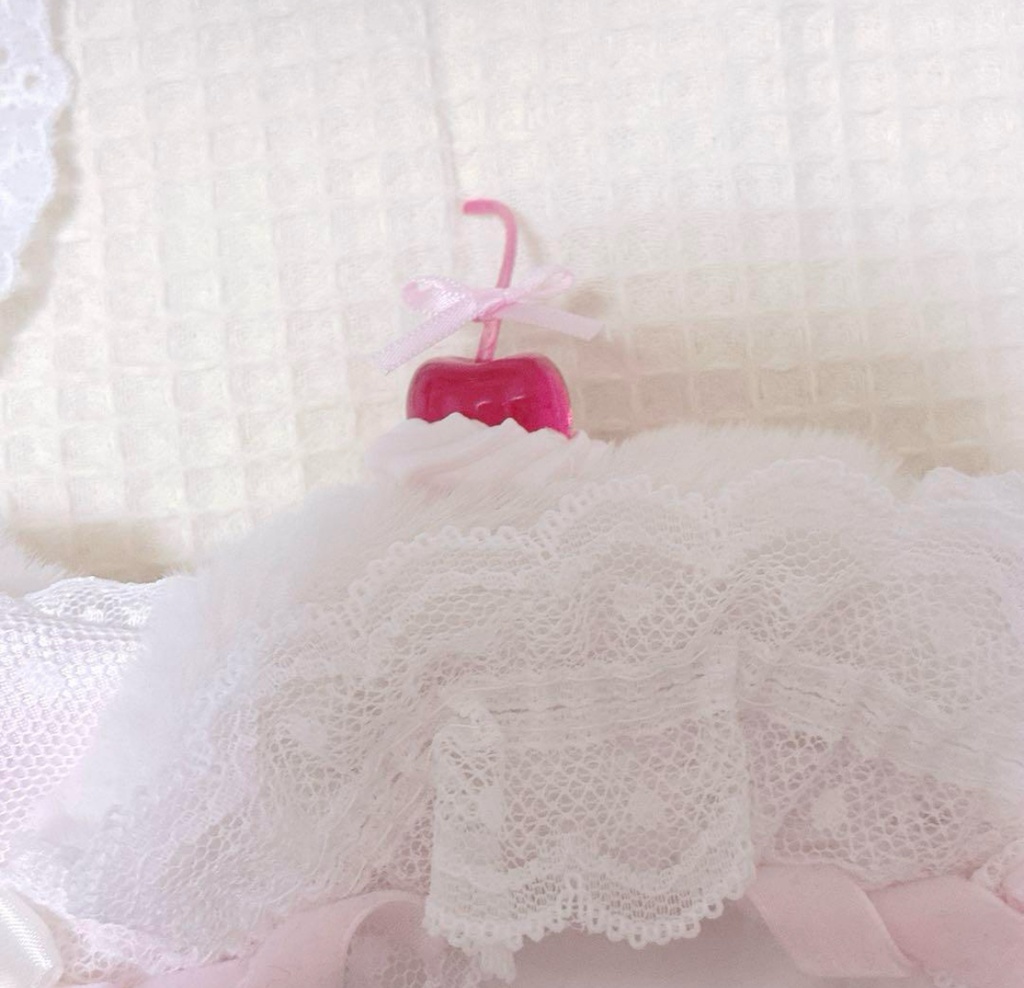 【甘ロリローズ♡クリームねこ】 おすわりぬい服 16cm 【バッグチャーム付き】