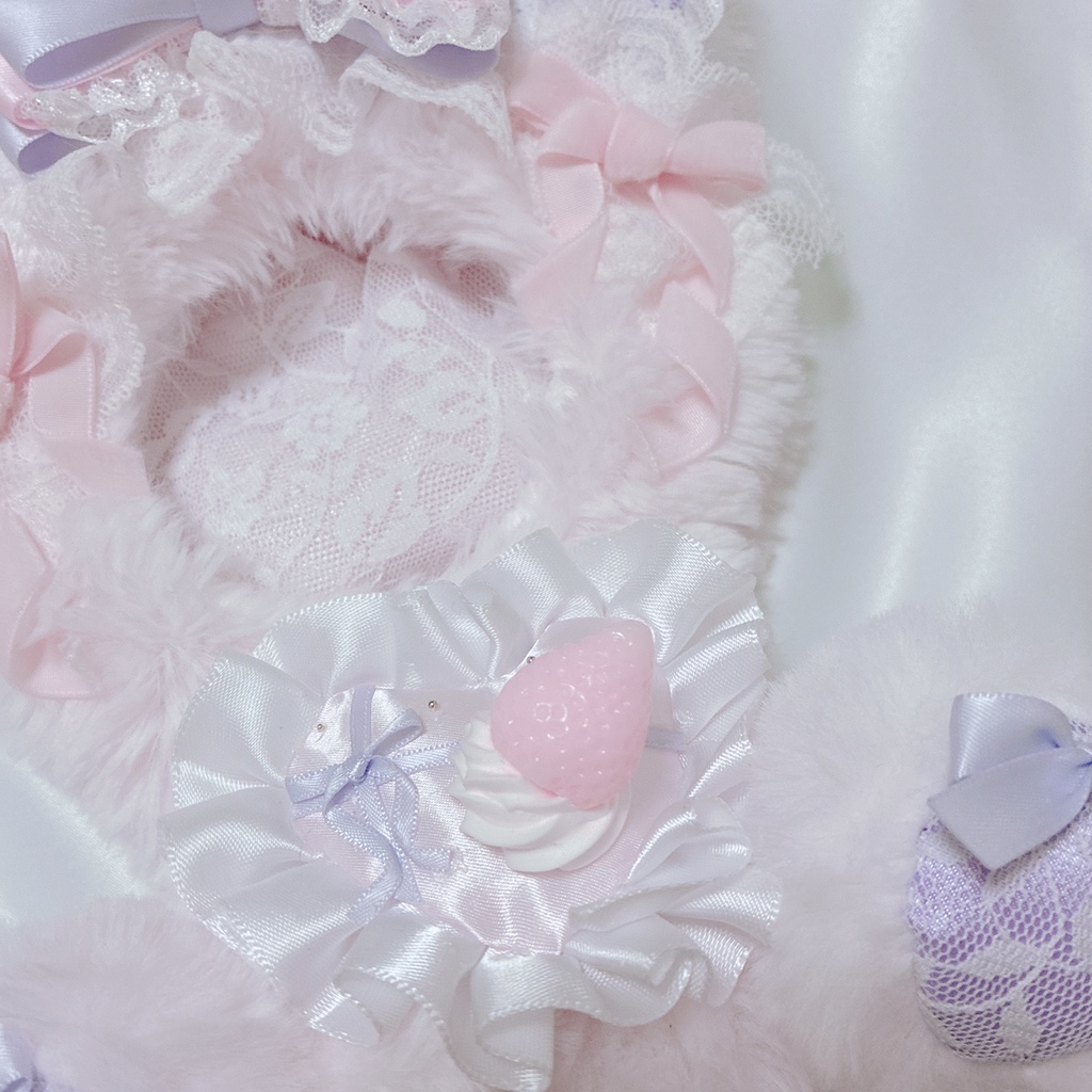 【いちごクッション♡ピンクねこちゃん】 おすわりぬい服 15cm 【バッグチャーム付き】