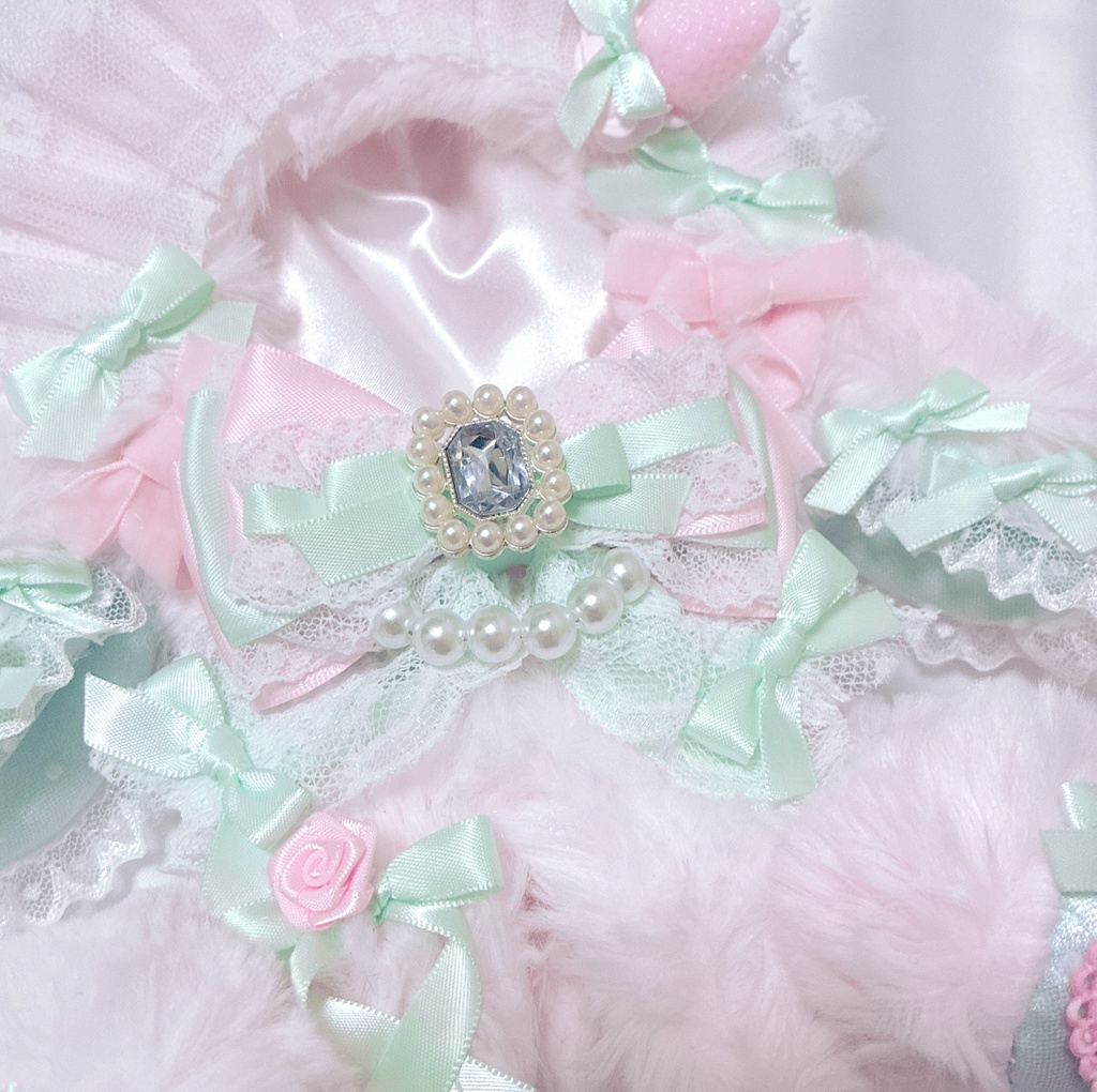 【🍨いちごアラモード♡垂れ耳うさぎ🎀】おすわりぬい服 16cm 【バッグチャーム付き】