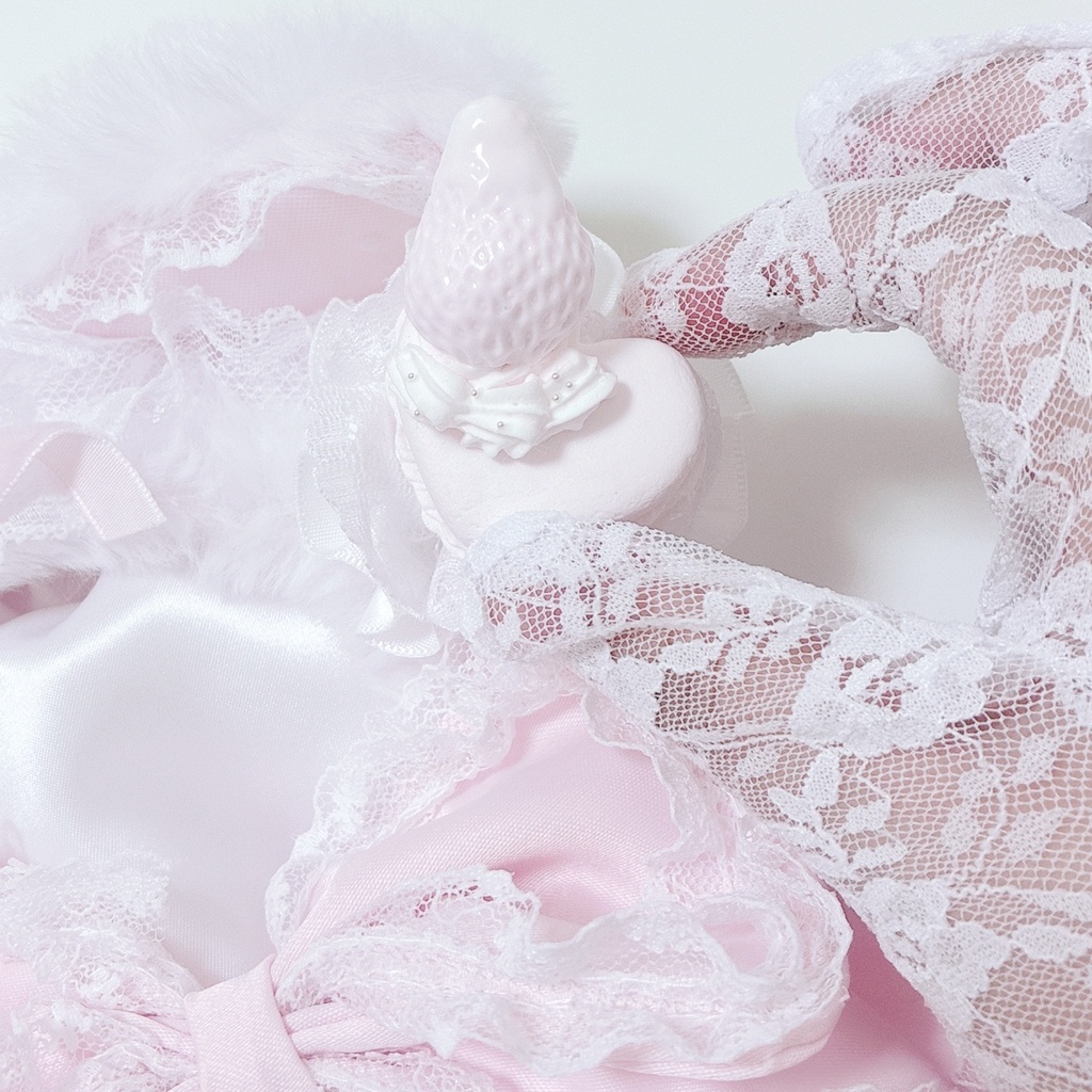 【Milky Strawberry Macaron♡pale pink】おすわりぬい服 16cm ロリータ ハンドメイド