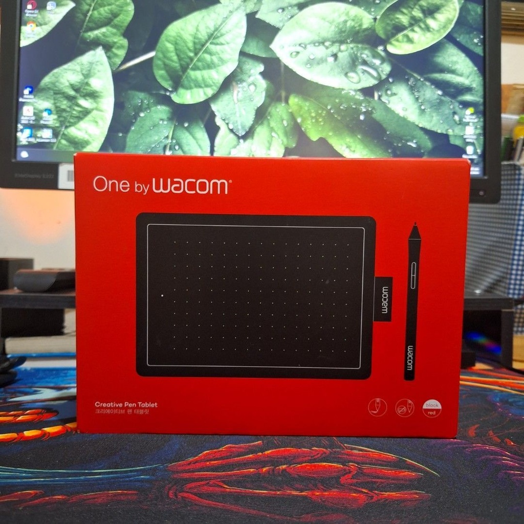 One by Wacom graphic pen tablets