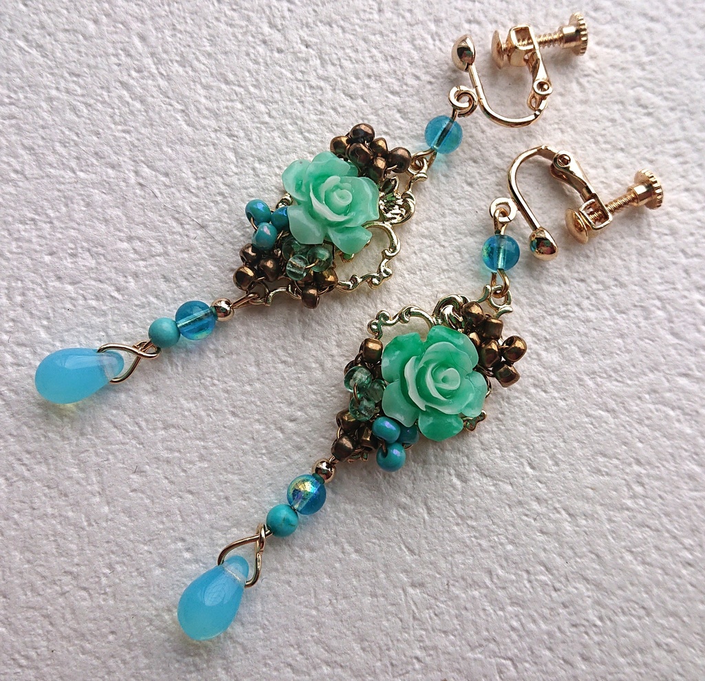 翡翠のバラと空色のドロップ