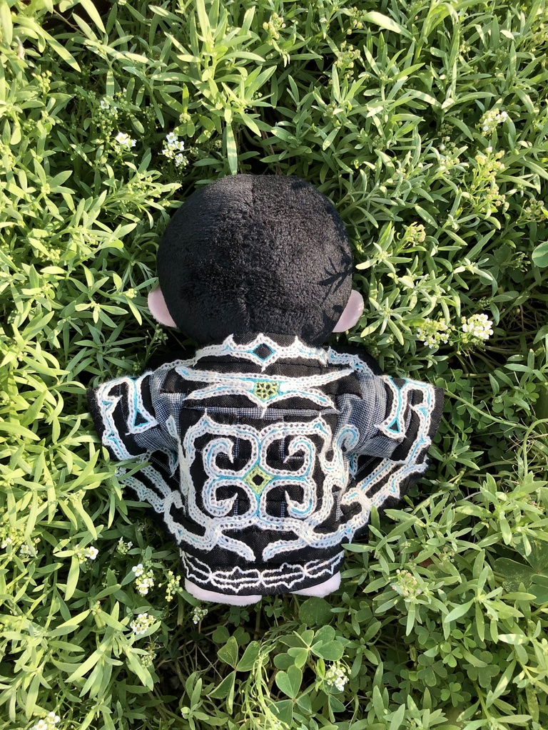 切伏紋様と刺繍の着物