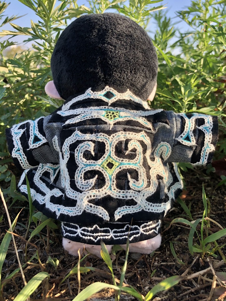 切伏紋様と刺繍の着物