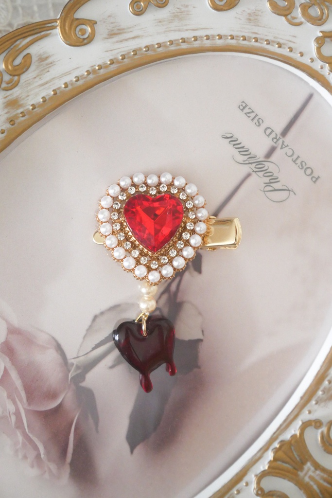 ルビー色ヘアクリップ