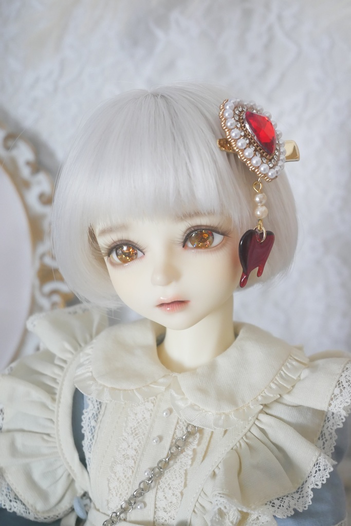 ルビー色ヘアクリップ