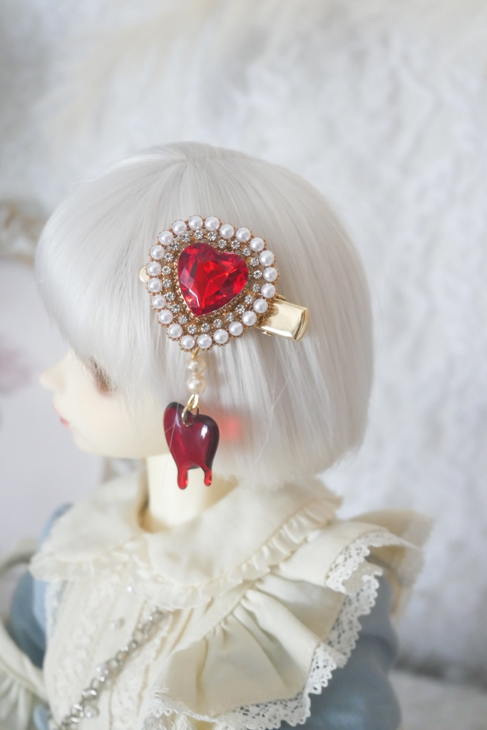 ルビー色ヘアクリップ