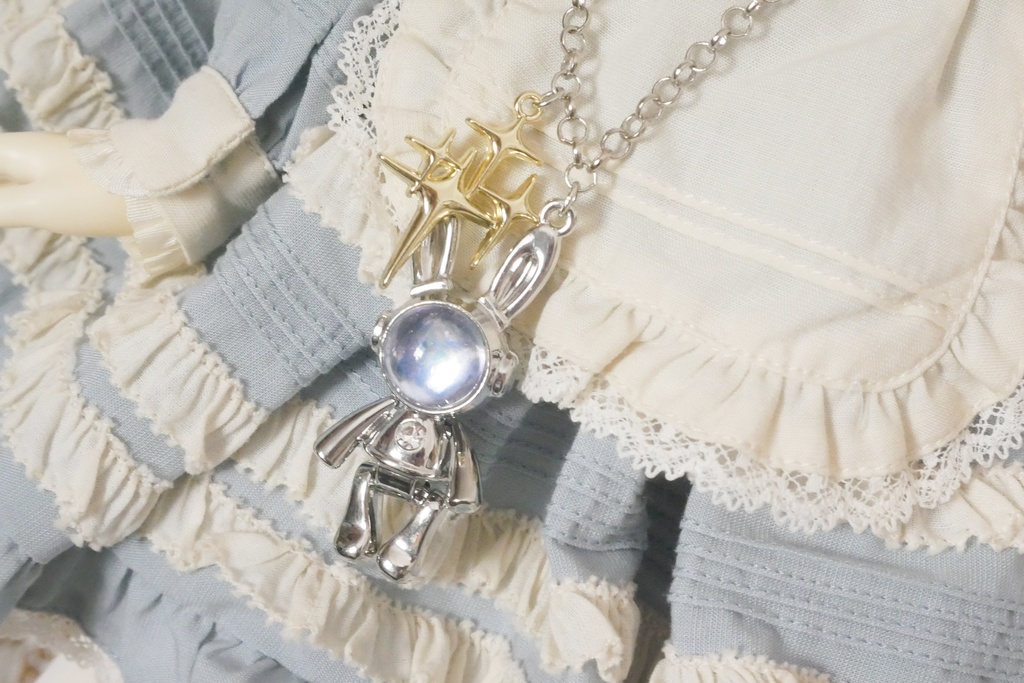 宇宙うさぎの肩掛けチャーム