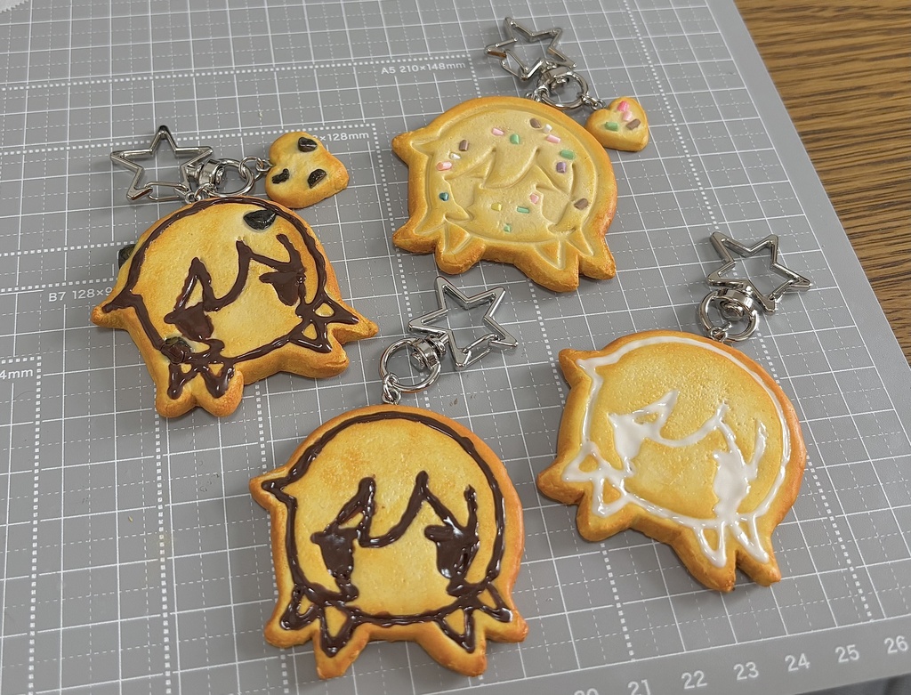 フェイククッキーキーホルダー🍪【ハンドメイド】Handmade Fake Cookie Keychain