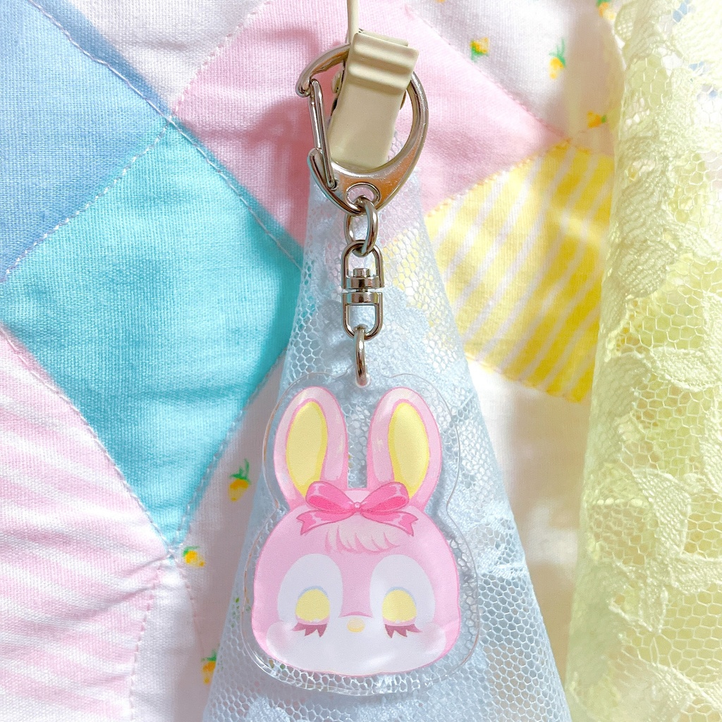 Kushurme うさちゃんアクリルキーホルダー