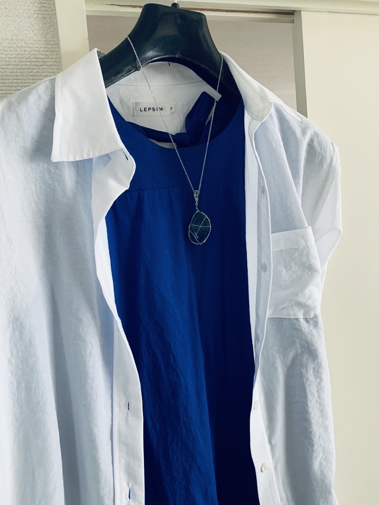 ✨大粒天然石フローライト(ブルー)✨ステンレスワイヤー✨ワイヤークラフト✨ネックレス✨ペンダントトップ