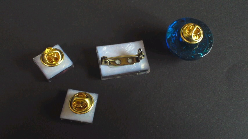 宇宙の欠片ピンズ(銀河、半球)