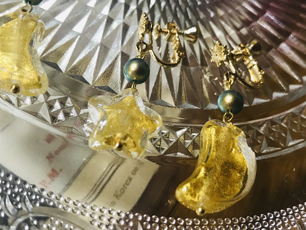 ヴェネチアングラスの星と月の耳飾り