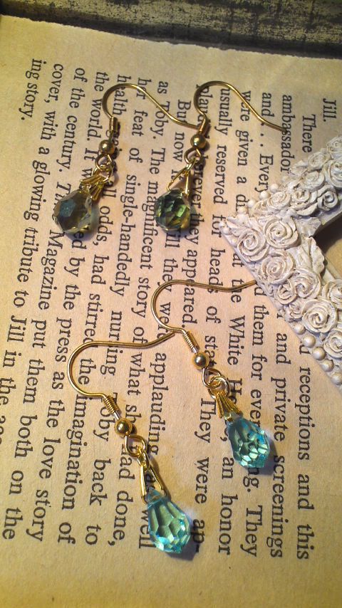 雫カットのアクセサリー(ピアス、イヤリング、ネックレス)