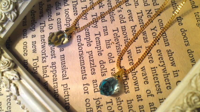 雫カットのアクセサリー(ピアス、イヤリング、ネックレス)