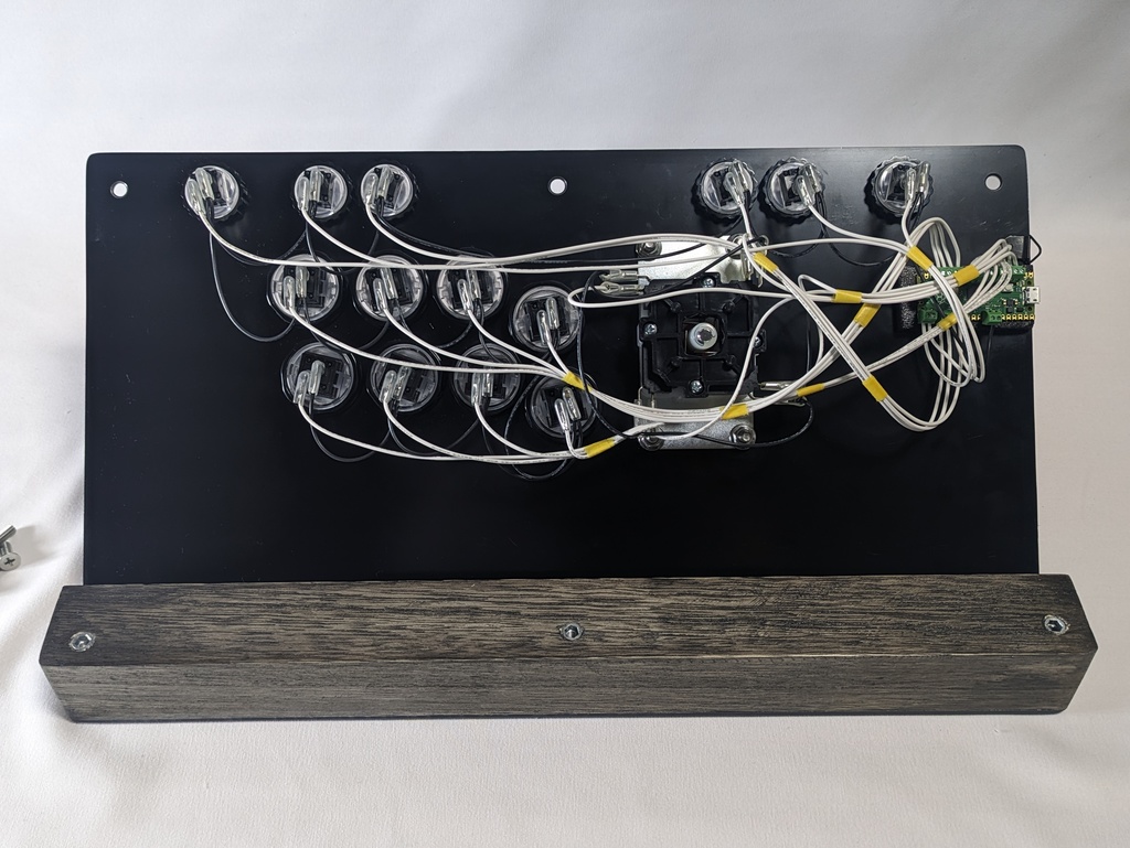 ハンドメイドアケコンVtuber蜂宮葉月